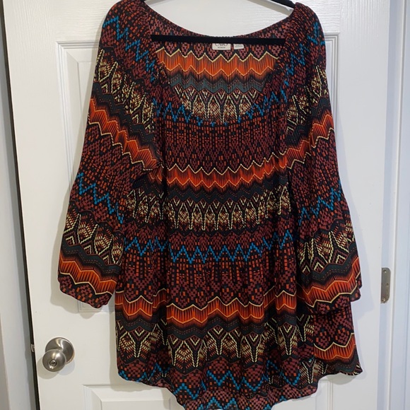 Cato Tops - Cato Women's Pullover Plunge Crew Neck Pleated Top Geometric Tunic  Size 26/28